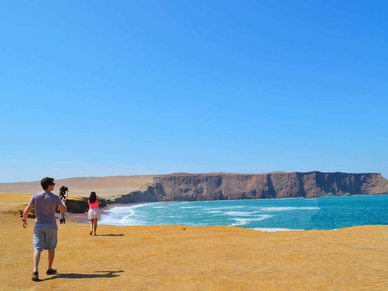 Reserva-Nacional-de-Paracas-turistas