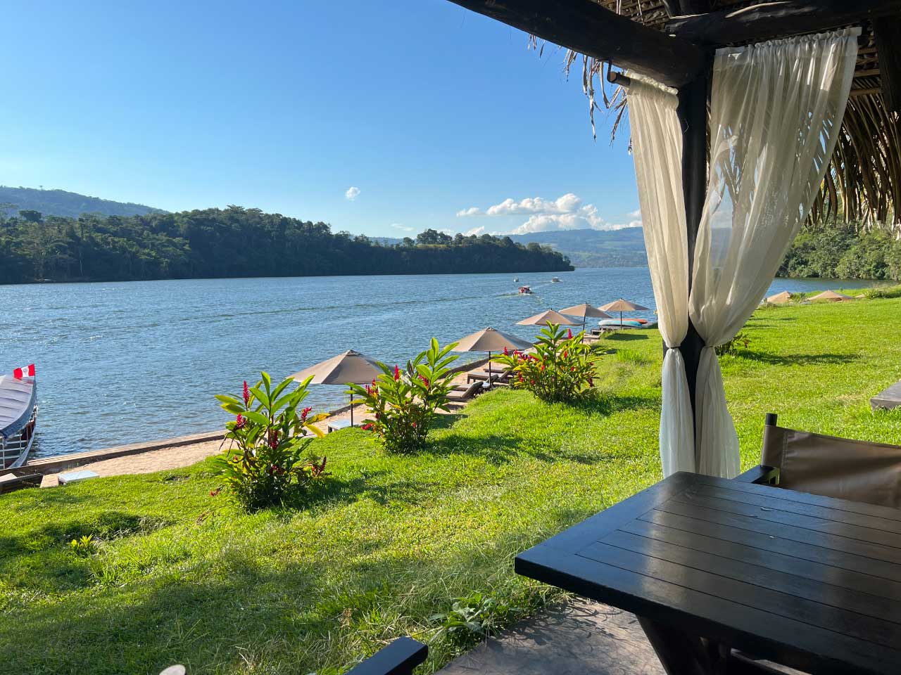 panorama-a-la-laguna-azul-sauce