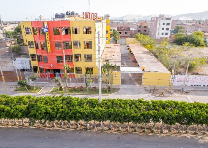 Hoteles en Ica 37 Fachada Hotel el embrujo