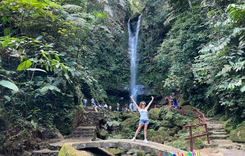 Turismo-en-la-catarata-de-ahuashiyacu
