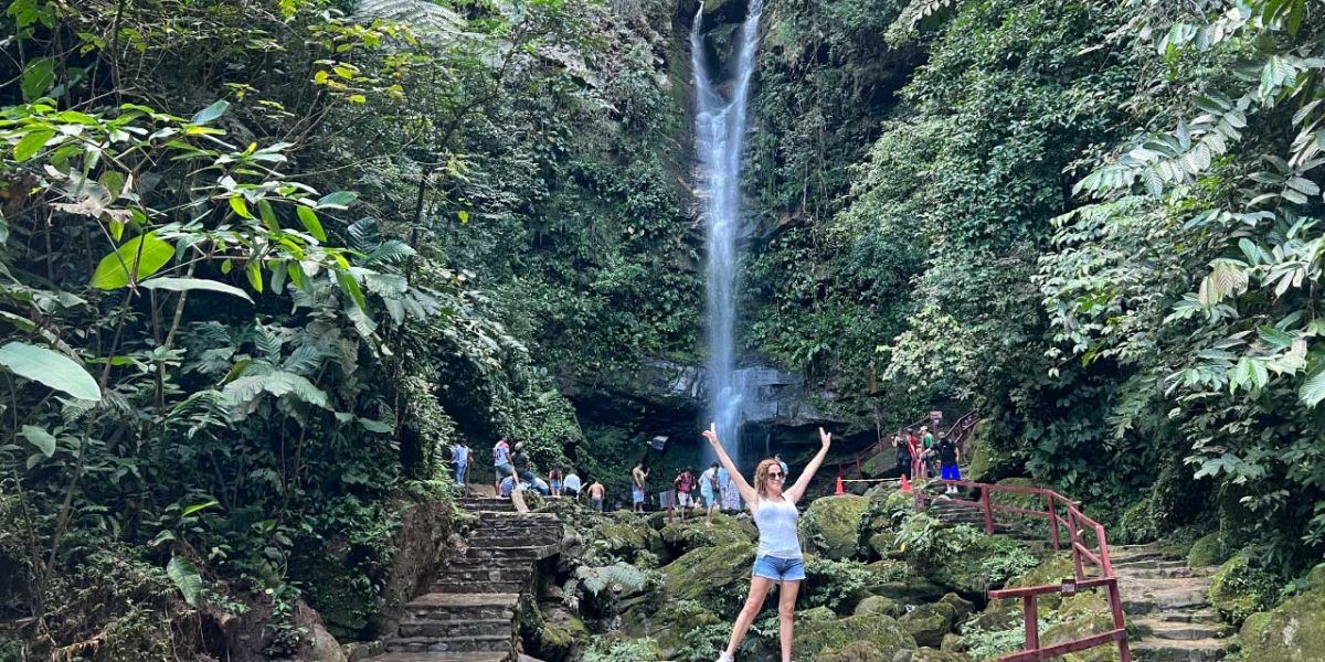 Turismo-en-la-catarata-de-ahuashiyacu
